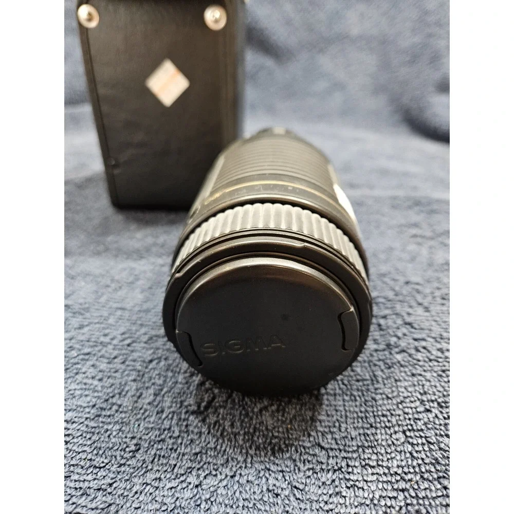 Vintage Sigma Auto Focus SAF APO 75-300mm 1:4 - 5.6 ZOOM Lens Japan With Case
